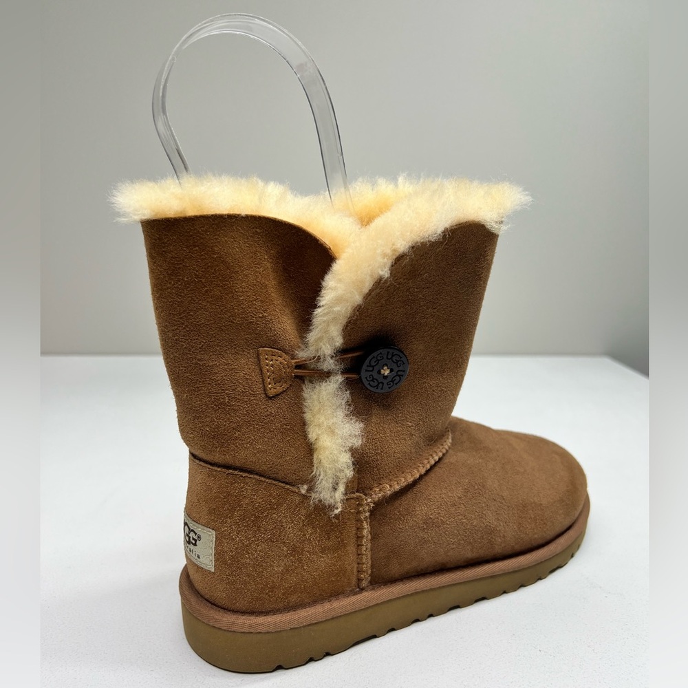 UGG Bailey Eva SINGLE Boot Leather Sheepskin Fur Suede Button Snow Right Foot 5